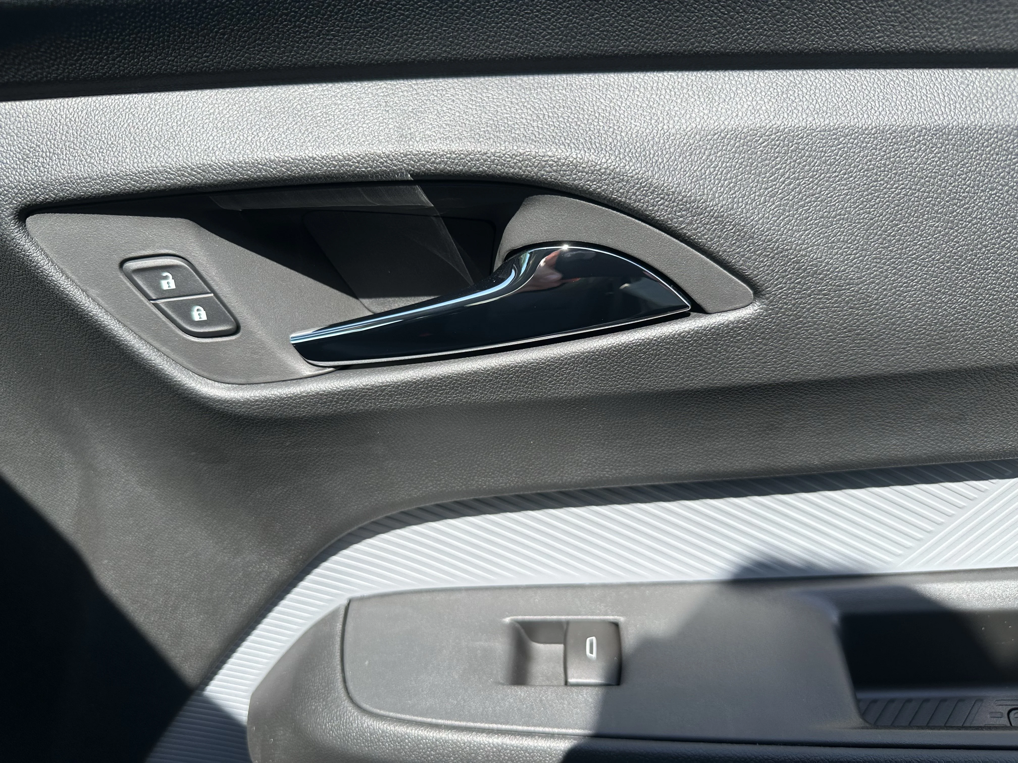 New 2027 Sterling Grey Metallic Chevrolet LT image 19