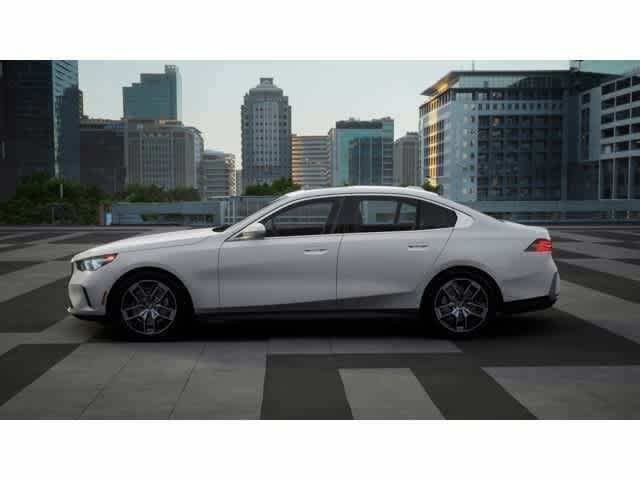 Used 2026 Alpine White BMW 530i image 4