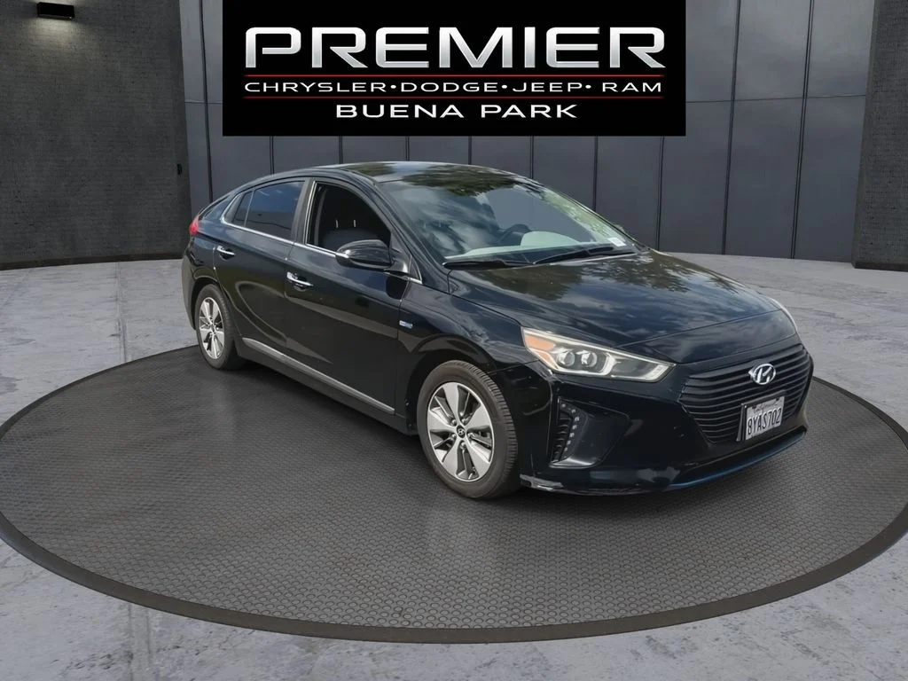 Used 2018 Black Hyundai Limited image 2