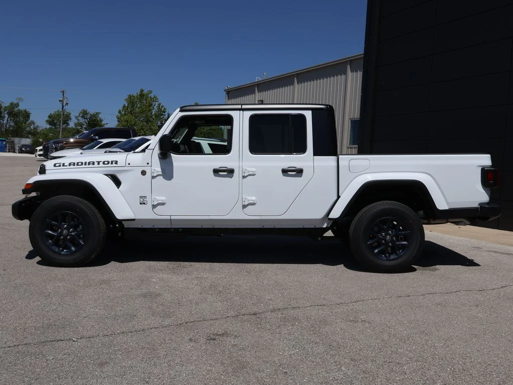 New 2026 Bright White Clear-Coat Exterior Paint Jeep 85th Anniversary Edition image 2