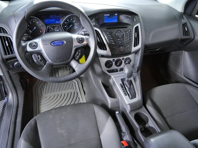 Used 2013  Ford SE image 4