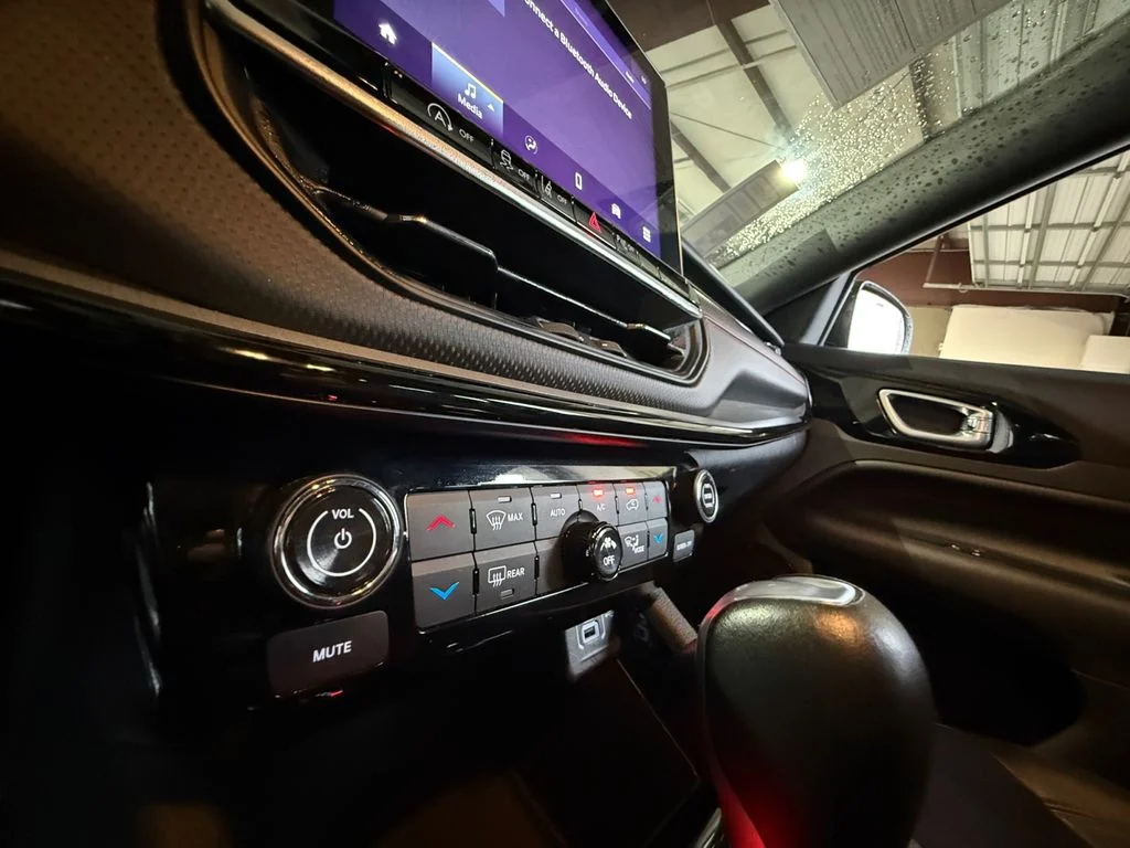 Used 2025 White Jeep Trailhawk image 23