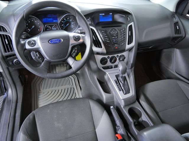 Used 2013  Ford SE image 4