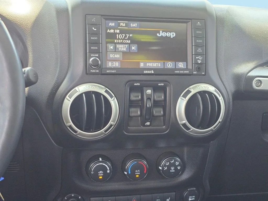 Used 2017 Blue Jeep Unlimited Sahara image 17