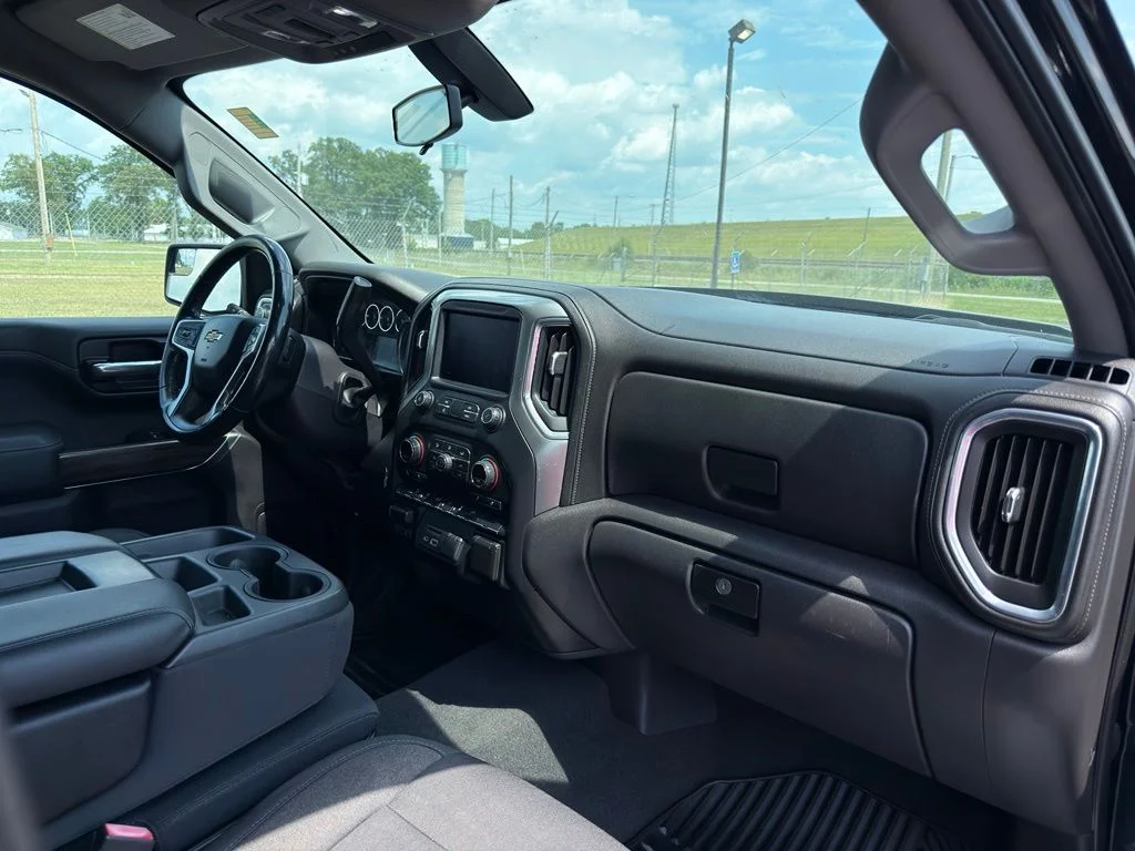 Used 2020 Black Chevrolet LT image 31