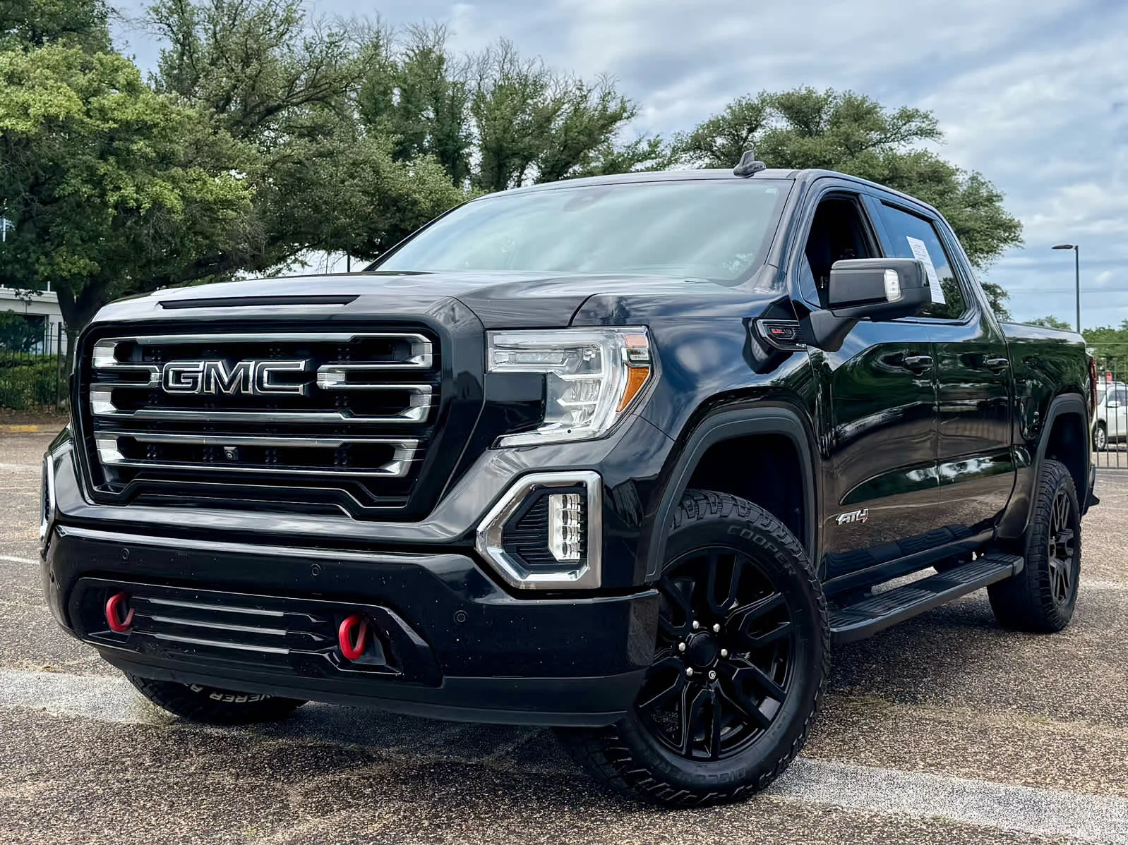2020 GMC Sierra 4WD Crew Cab Short Box AT4's photo
