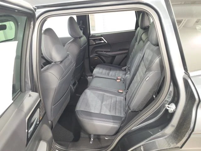 2026 Mitsubishi Outlander SE - Photo 18