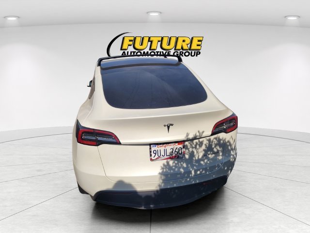 Used 2020 White Tesla Long Range image 4