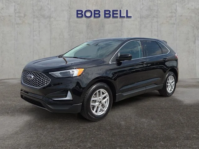 Used 2024 Black Ford SEL image 1