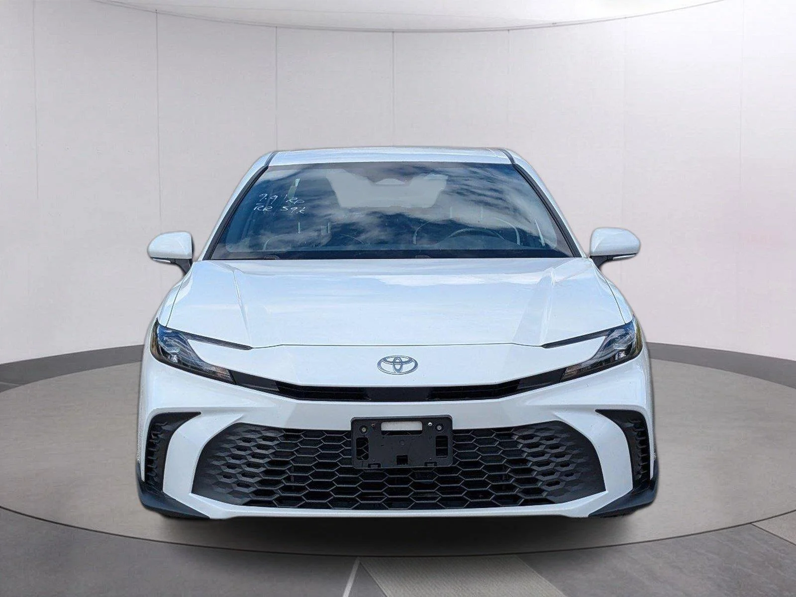 Used 2025 Ice Cap Toyota SE image 10