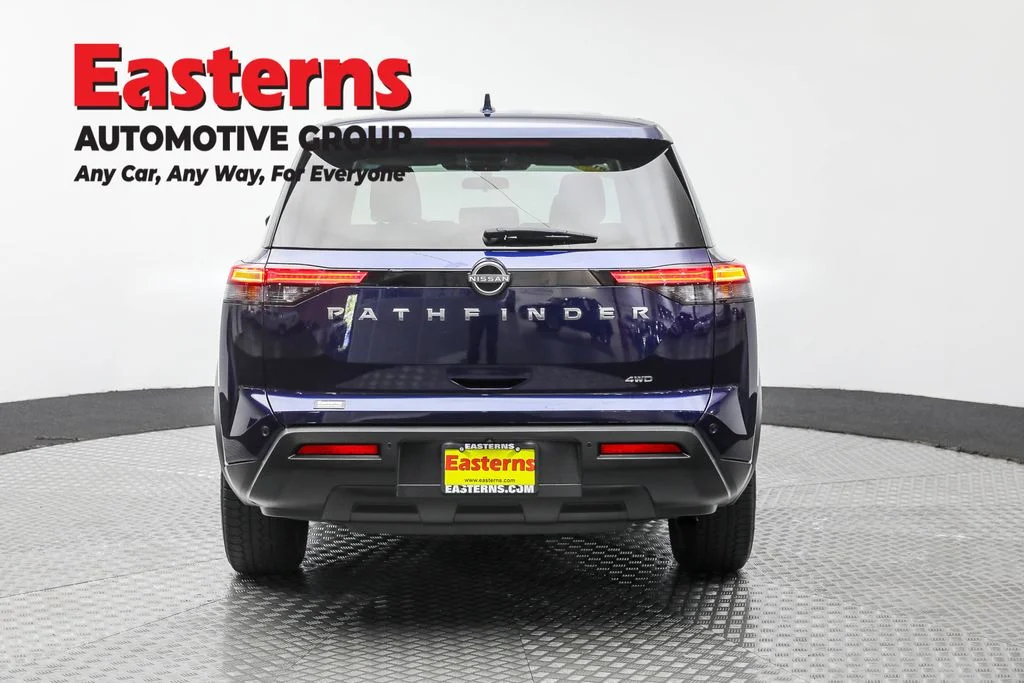 Used 2022 Blue Nissan S image 6