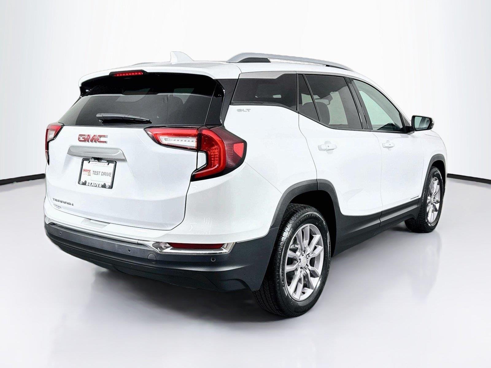 Used 2023 Summit White GMC SLT image 2