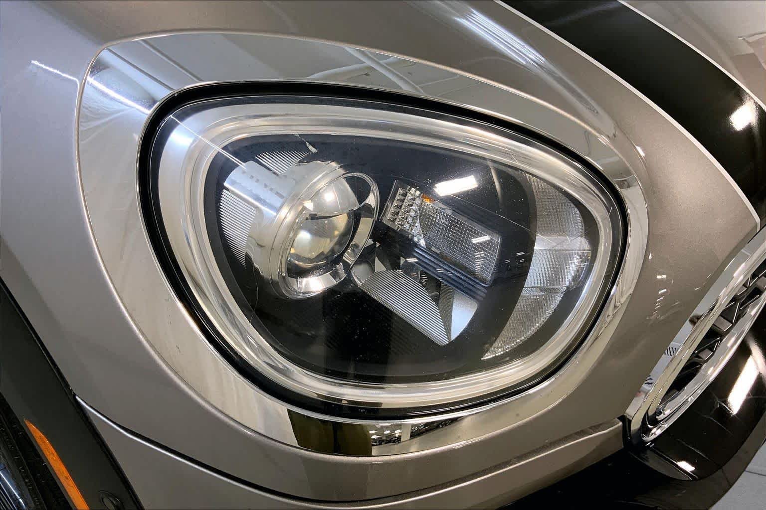 Used 2017 Melting Silver Metallic MINI Cooper S image 27