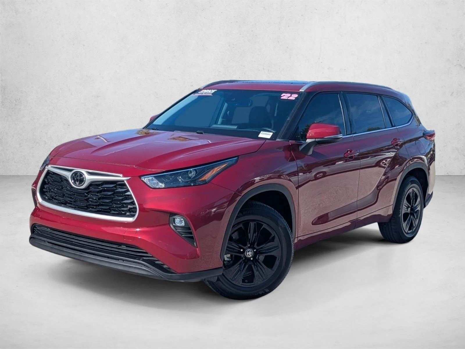 Used 2022 Ruby Flare Pearl Toyota XLE image 1