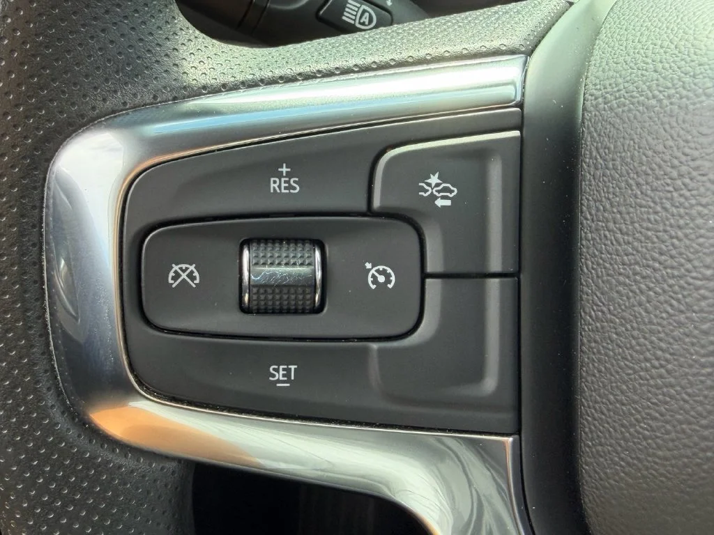 Certified Used 2023 SUMMIT WHITE Chevrolet LT image 32
