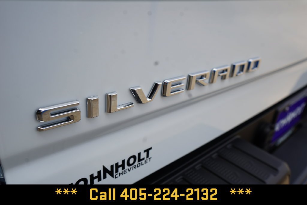 New 2026 Summit White Chevrolet Custom image 5