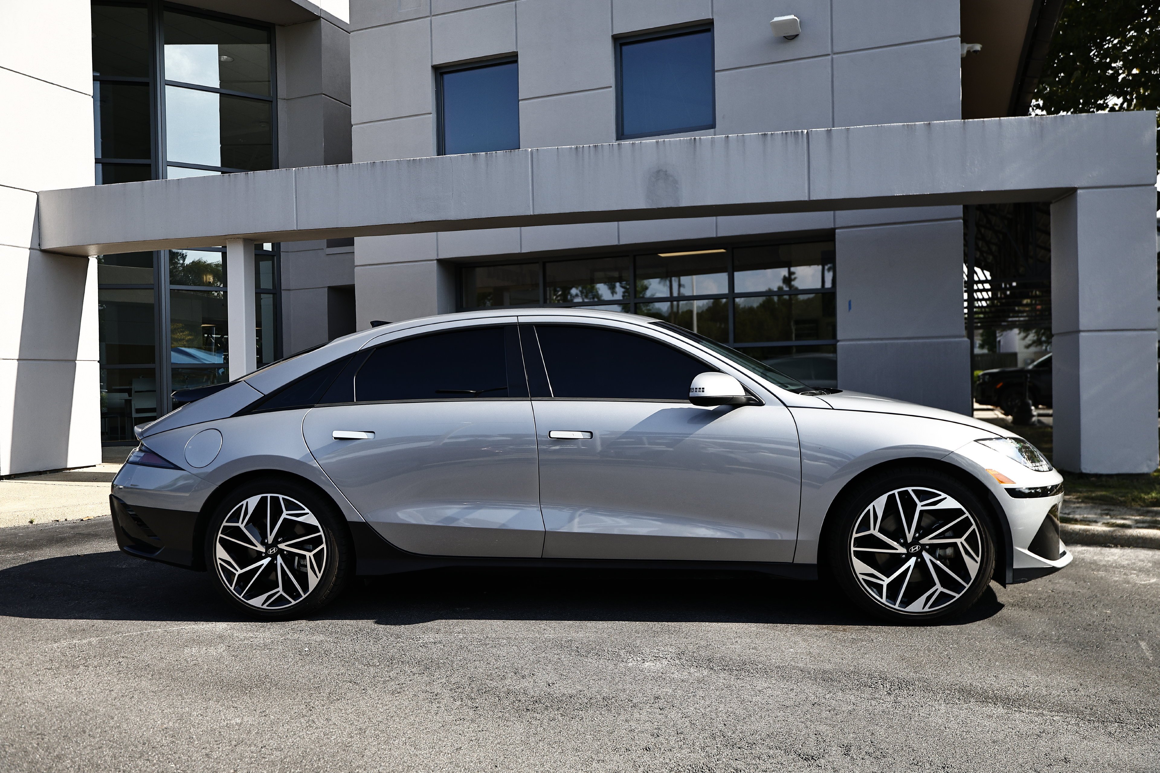 Used 2023 Curated Silver Hyundai SEL image 4