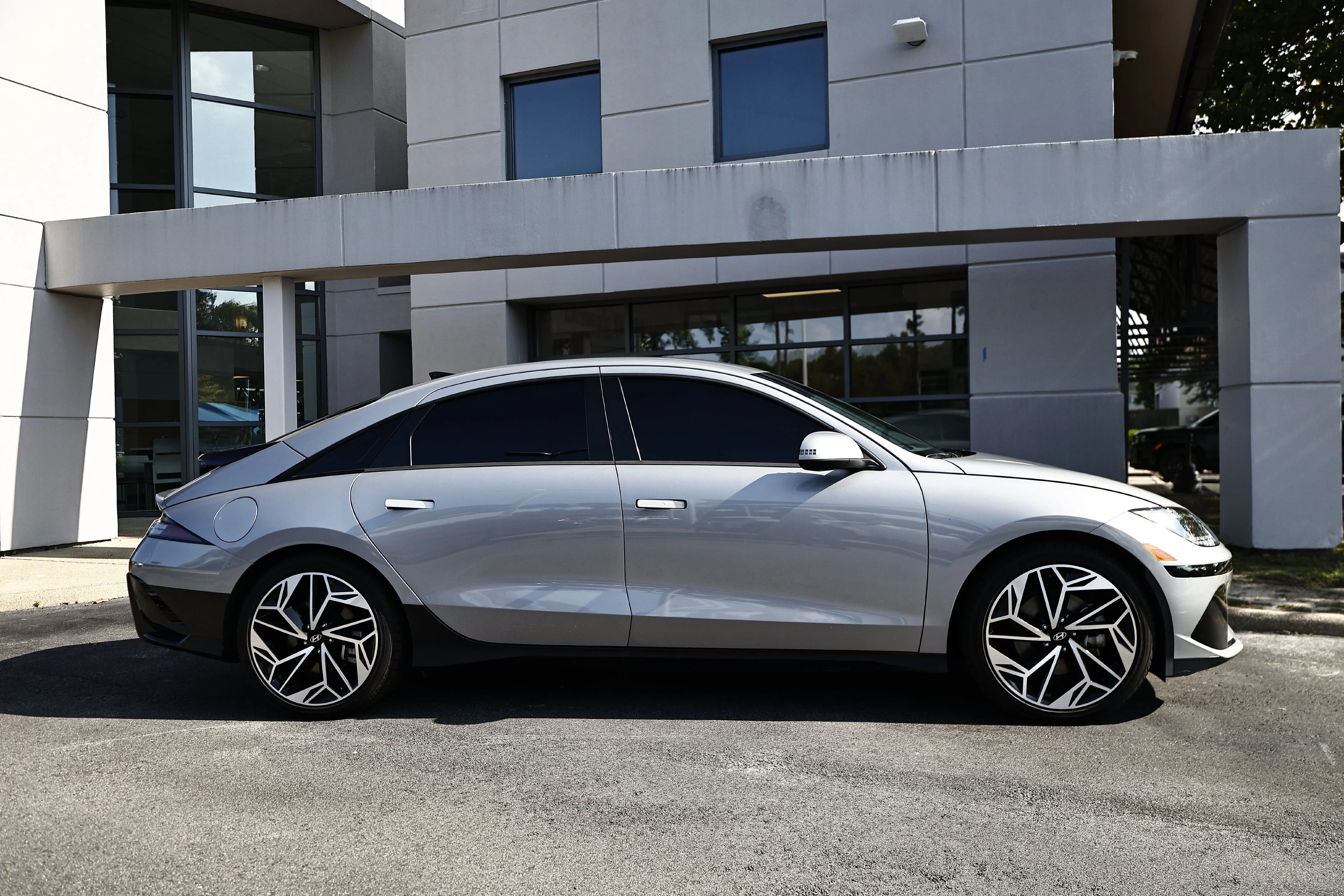 Used 2023 Curated Silver Hyundai SEL image 4