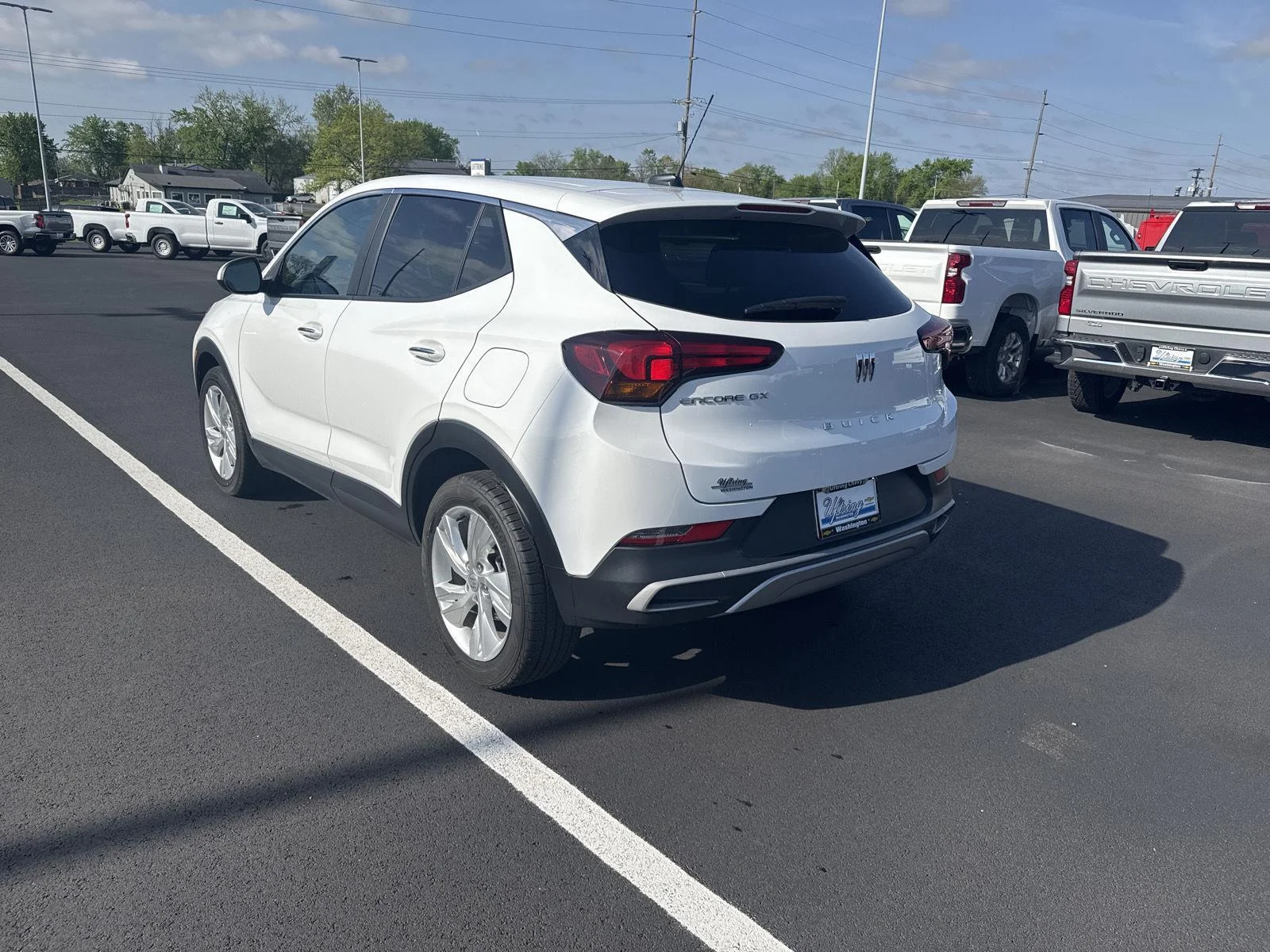 Used 2024 Summit White Buick Preferred image 4