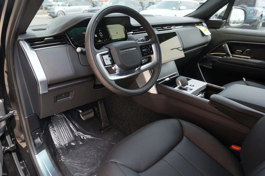 New 2026 Santorini Black Land Rover SE image 13