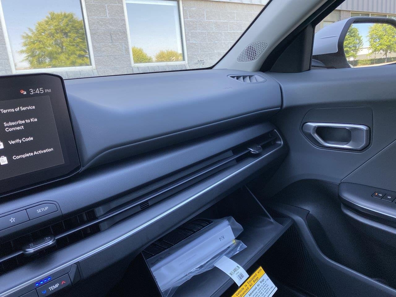 New 2026 Snow White Pearl Kia LXS image 41