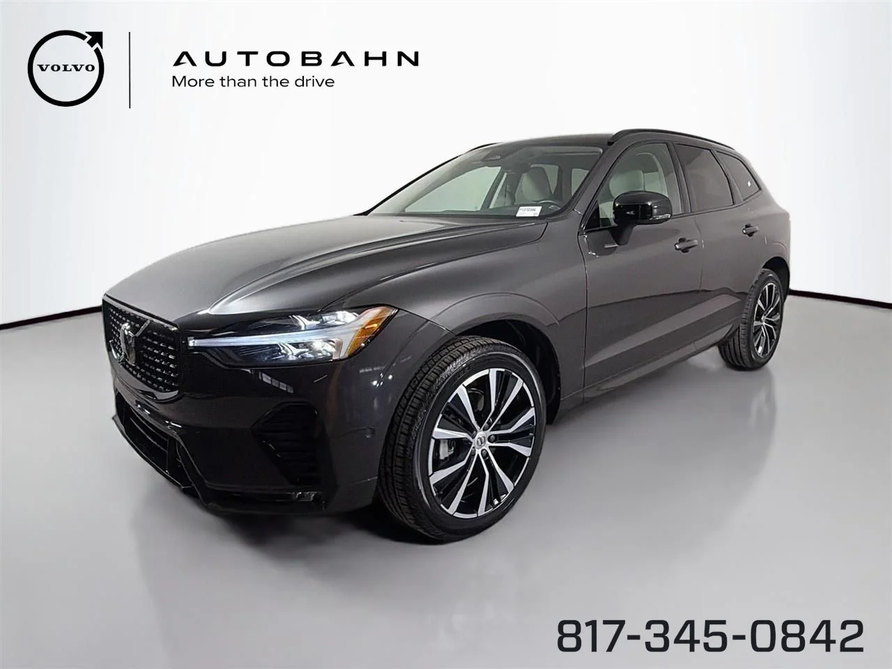 2023 Volvo XC60 B5 Plus Dark Theme AWD's photo