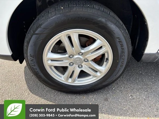 Used 2012 Frost White Pearl Hyundai  image 9