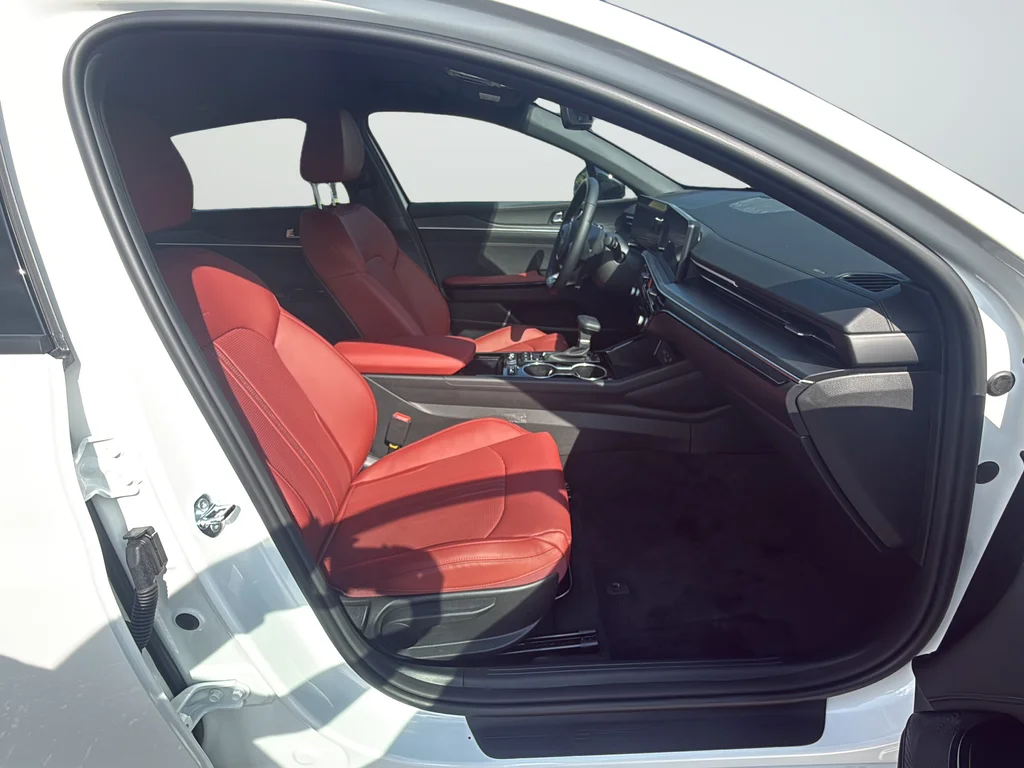 New 2026 Snow White Pearl Kia GT-Line image 26