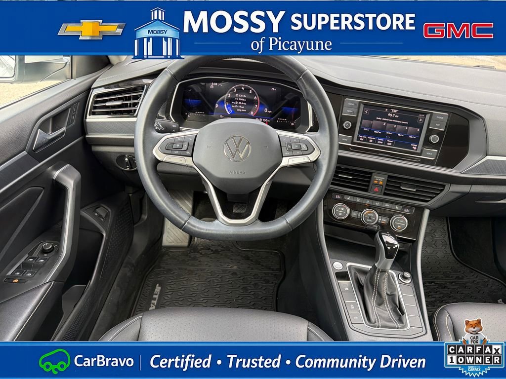 2023 Volkswagen Jetta SE - Photo 17