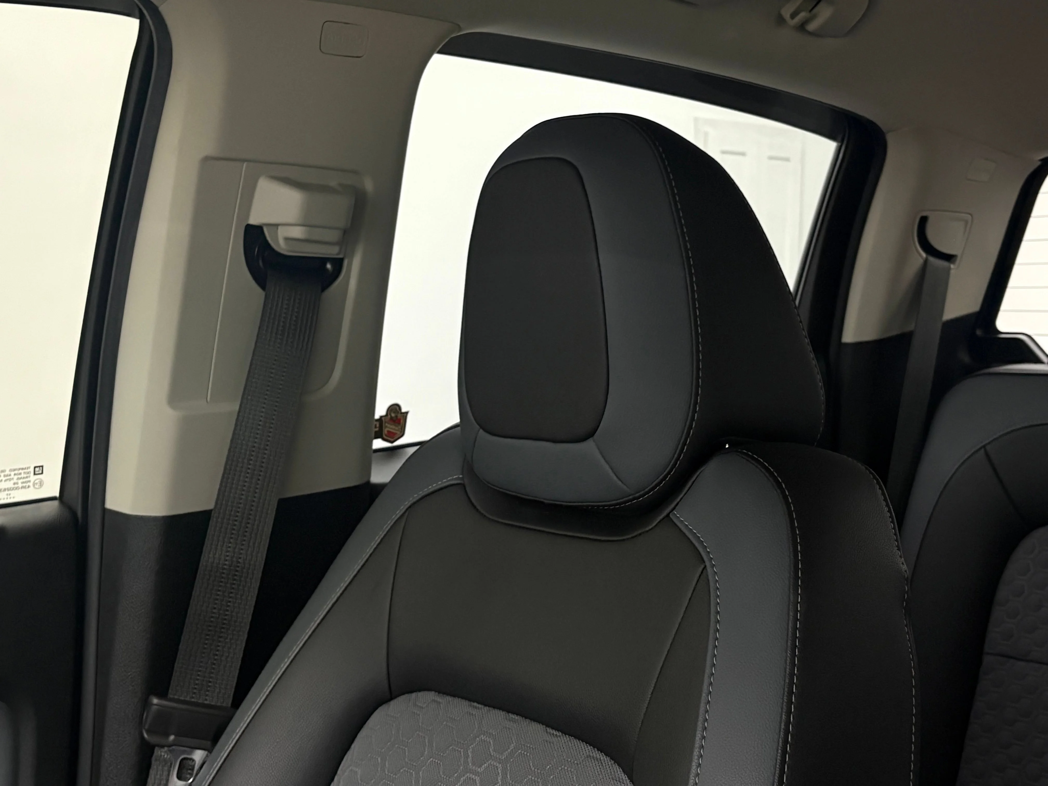 Used 2018 BLACK Chevrolet 4WD Z71 image 41