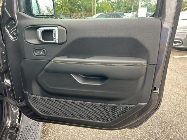 2025 Jeep Wrangler 4-Door Sahara - Photo 27