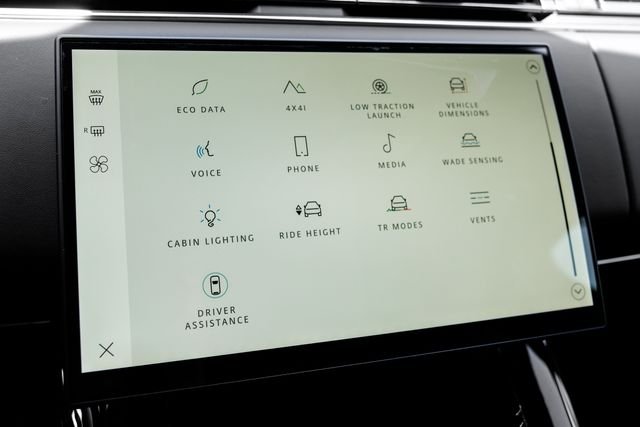 New 2026 Charente Grey Land Rover Dynamic SE image 44