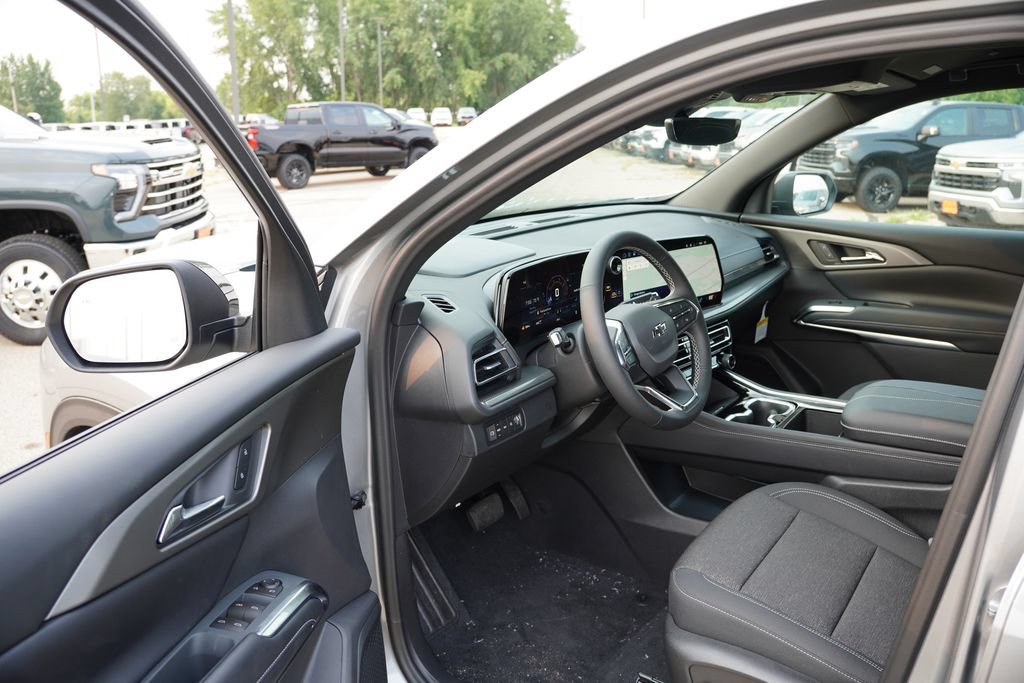 2027 Chevrolet Traverse LT - Photo 10