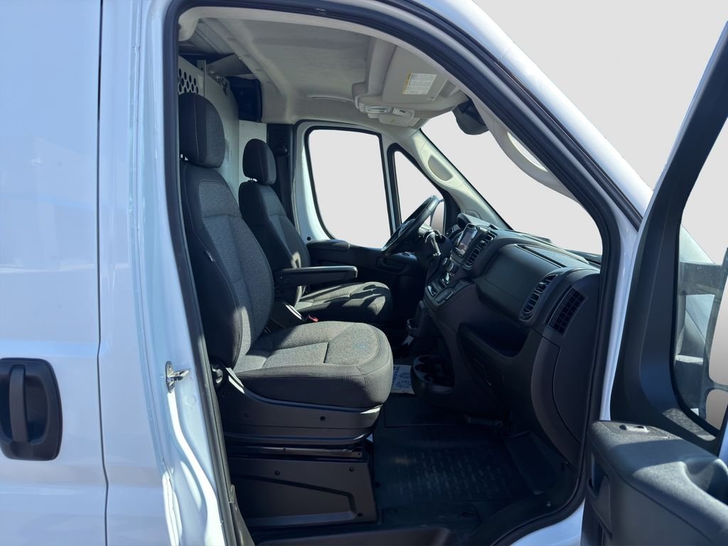 Used 2023 White Ram Base image 29