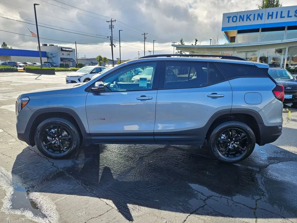 Used 2023 Sterling Metallic GMC AT4 image 3