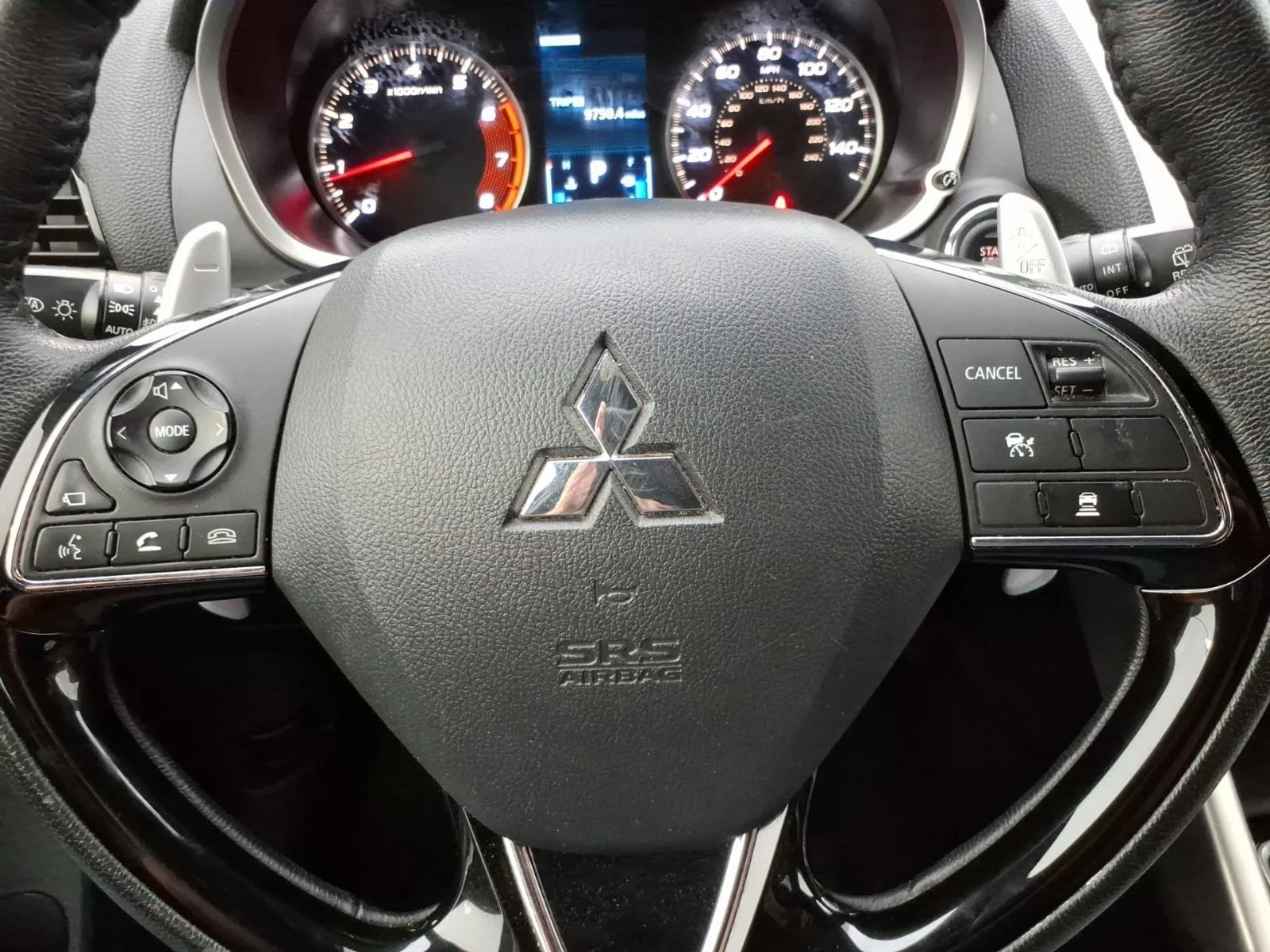 Used 2024  Mitsubishi SEL image 13