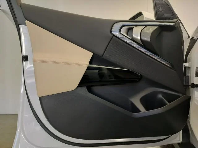 New 2026 Mineral White Metallic BMW 30 xDrive image 5