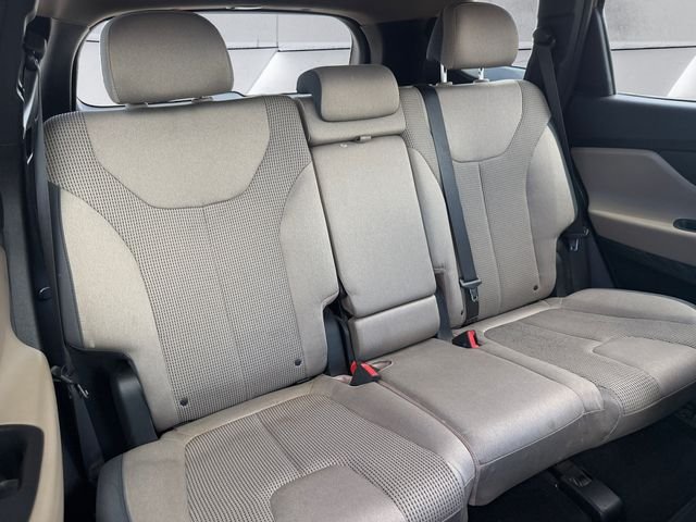Used 2019 Black Hyundai SE image 16