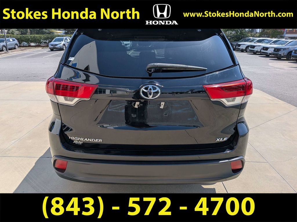 Used 2019 Black Toyota XLE image 10