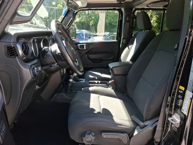 Used 2022 Black Jeep Sport image 15
