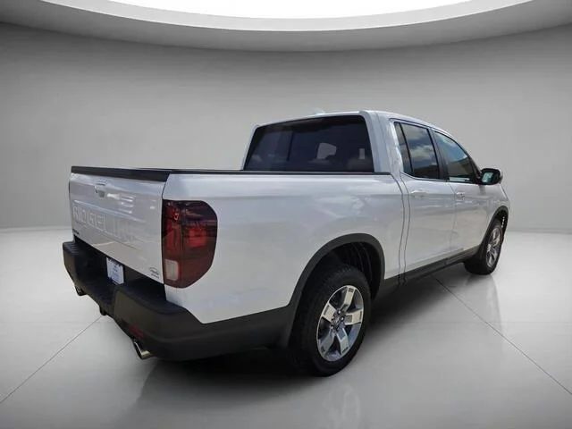 Certified Used 2026 Platinum White Pearl Honda RTL image 5