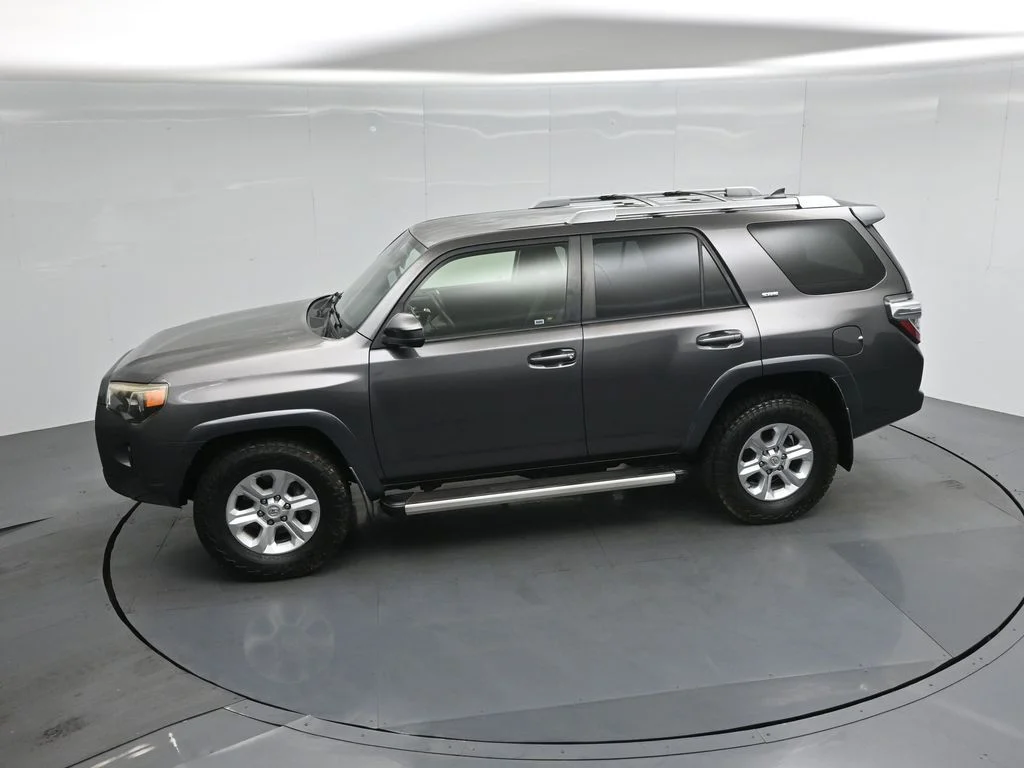 Used 2014 Gray Toyota SR5 image 39