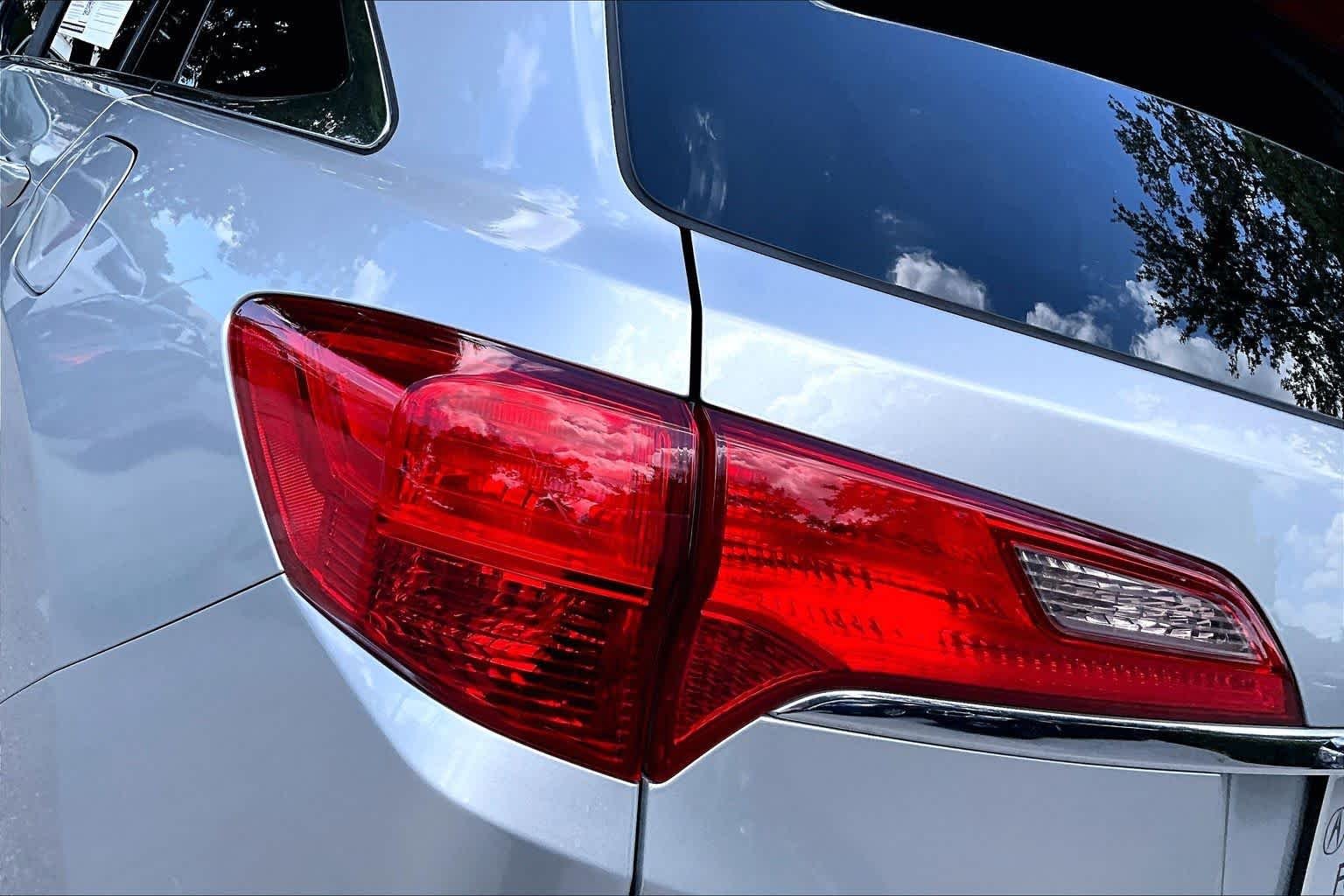 Used 2014 Forged Silver Metallic Acura  image 29