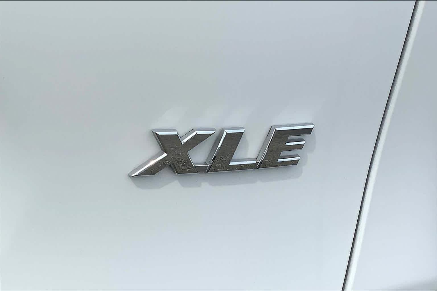 Used 2021 Super White Toyota XLE image 10