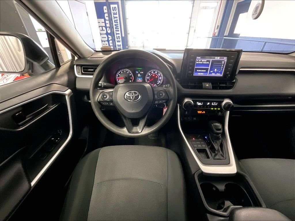 Used 2019 White Toyota LE image 16