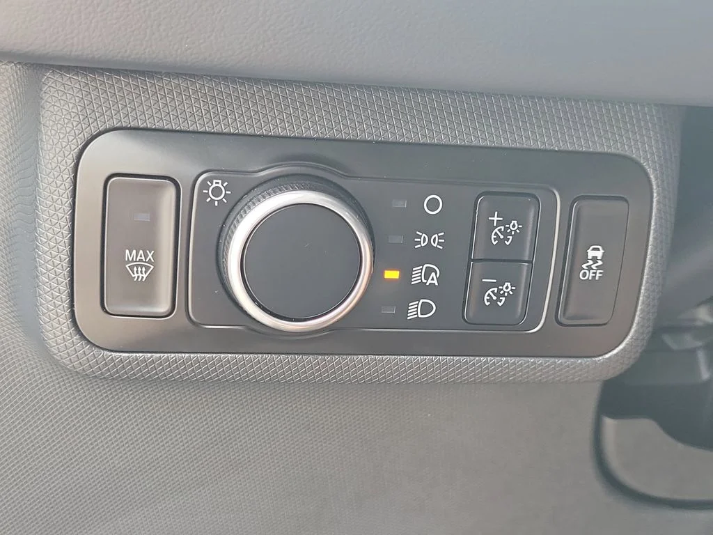 Used 2025 Black Ford Premium image 28