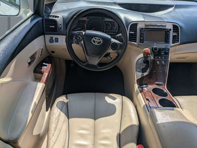 Used 2013 White Toyota LE image 16