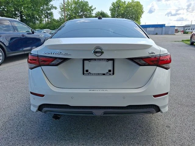 Used 2022 White Nissan SR image 6