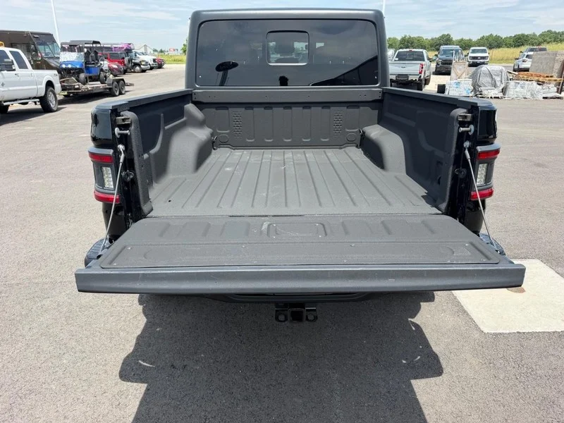 Certified Used 2023 Black Clearcoat Jeep Rubicon image 7