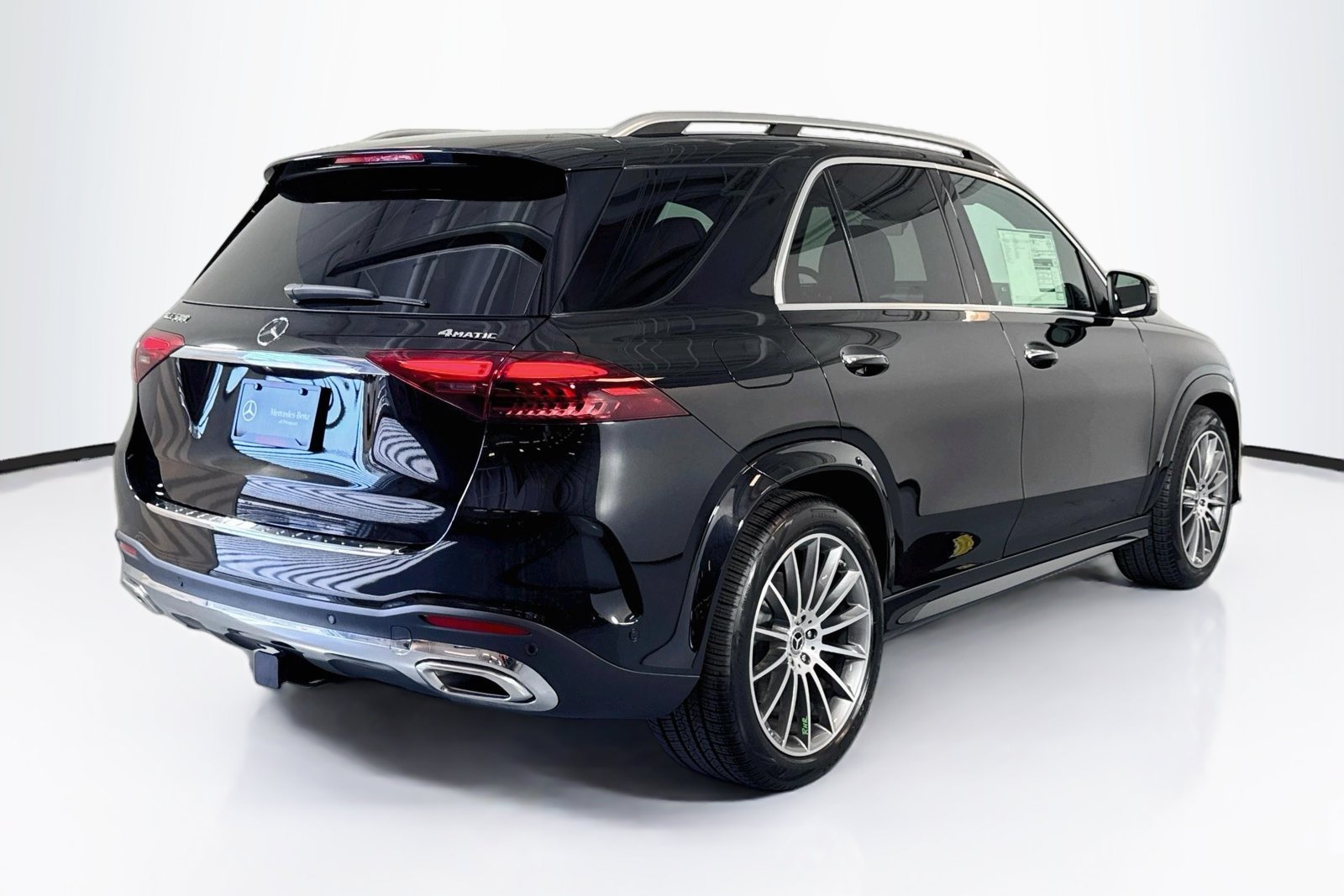 New 2026 Obsidian Black Metallic Mercedes-Benz GLE 580 image 5